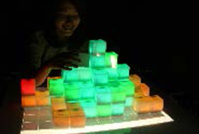 2009 ETech Lee: Bloxels: Glowing Blocks as Volumetric Pixels