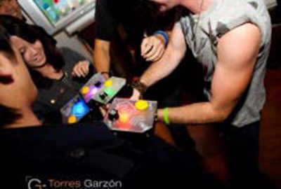 2012 ETech Yee: Combiform: a Combinable Social Gaming Platform