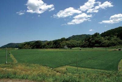 2015 Posters: Yamaguchi_BGMaker:Example-Based Anime Background Image Creation from a Photograph